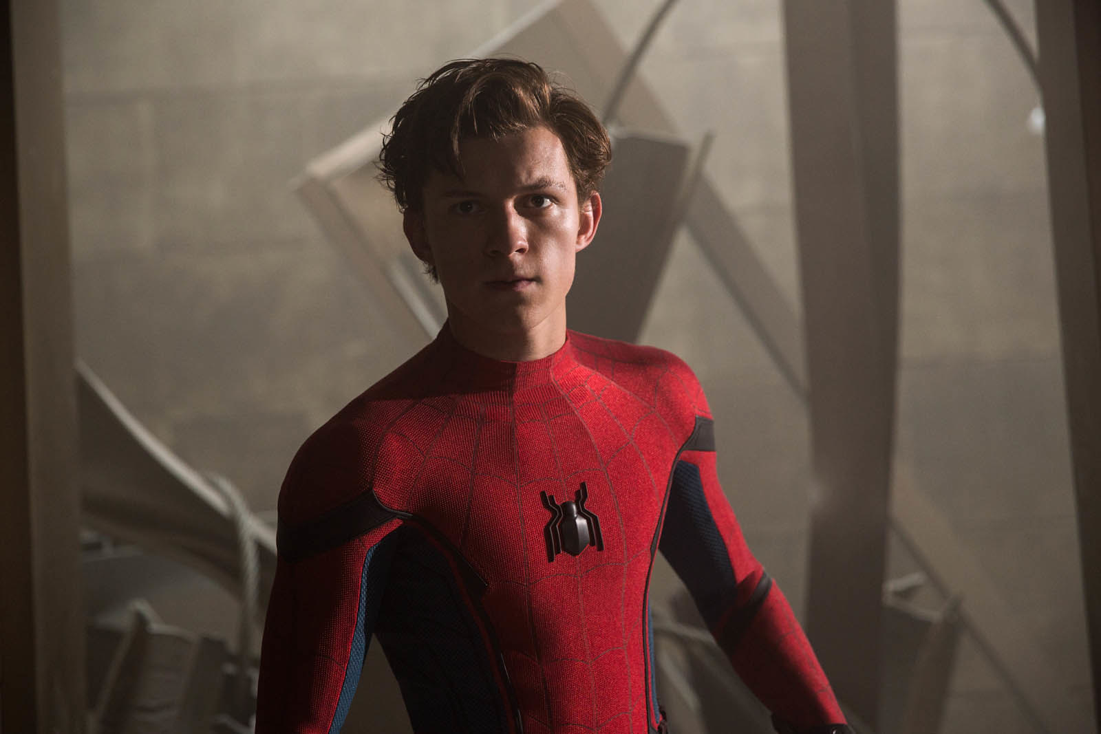 Primera Aparicion De Tom Holland Como Spiderman