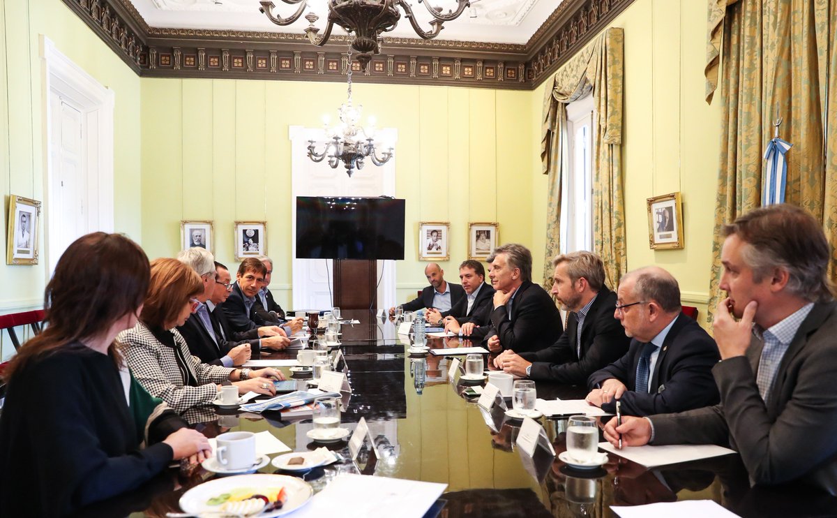 Macri, frente a 30 cámaras empresariales.