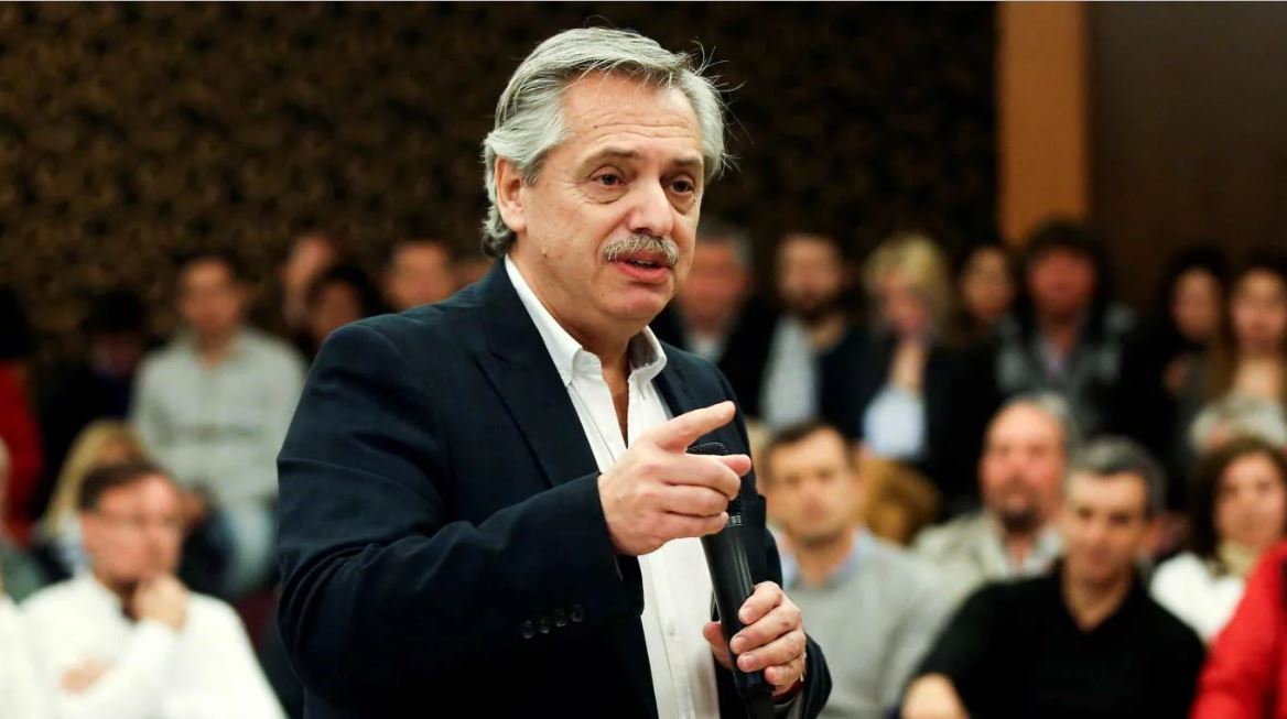 El precandidato a presidente busca respaldar sus ideas federalistas.