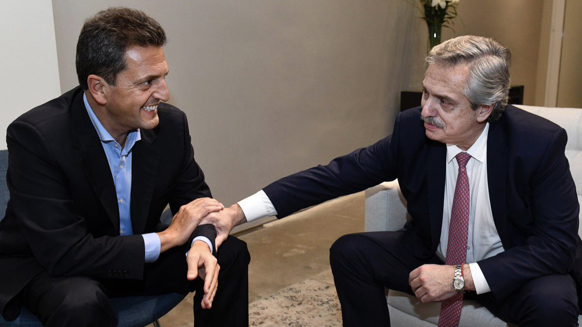 Massa junto a Alberto Fernández.