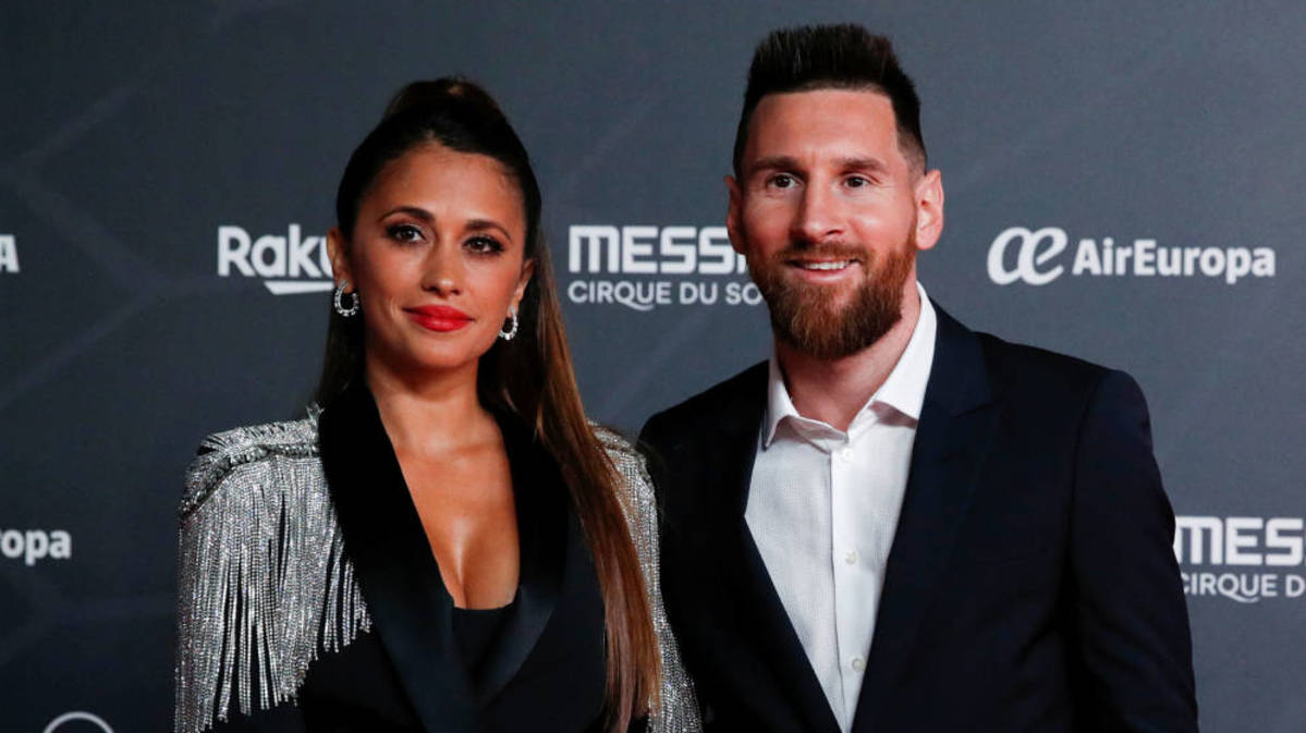 ¡La foto viral de Messi! Captan a Antonela Roccuzzo con celular en la mano y su fondo de pantalla enloqueció a más de uno