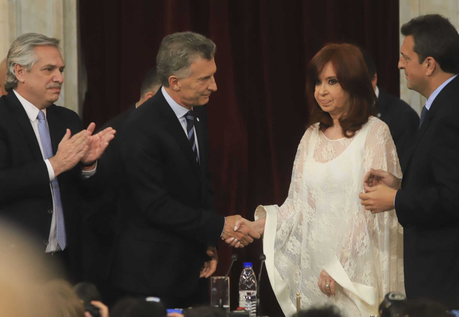 Mauricio-Macri-Cristina-Fernandez-de-Kirchner-1536x1062