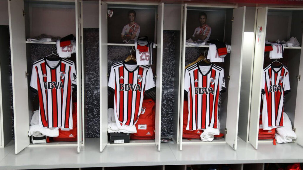 nueva camiseta de river 2021 tricolor