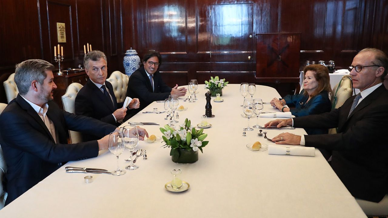 Macri-4