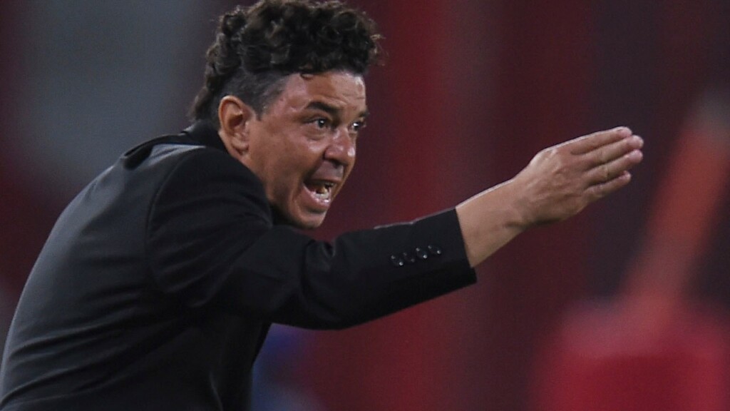 loco! La furiosa reacción de Gallardo en el partido loco! La furiosa reacción de Gallardo en el partido