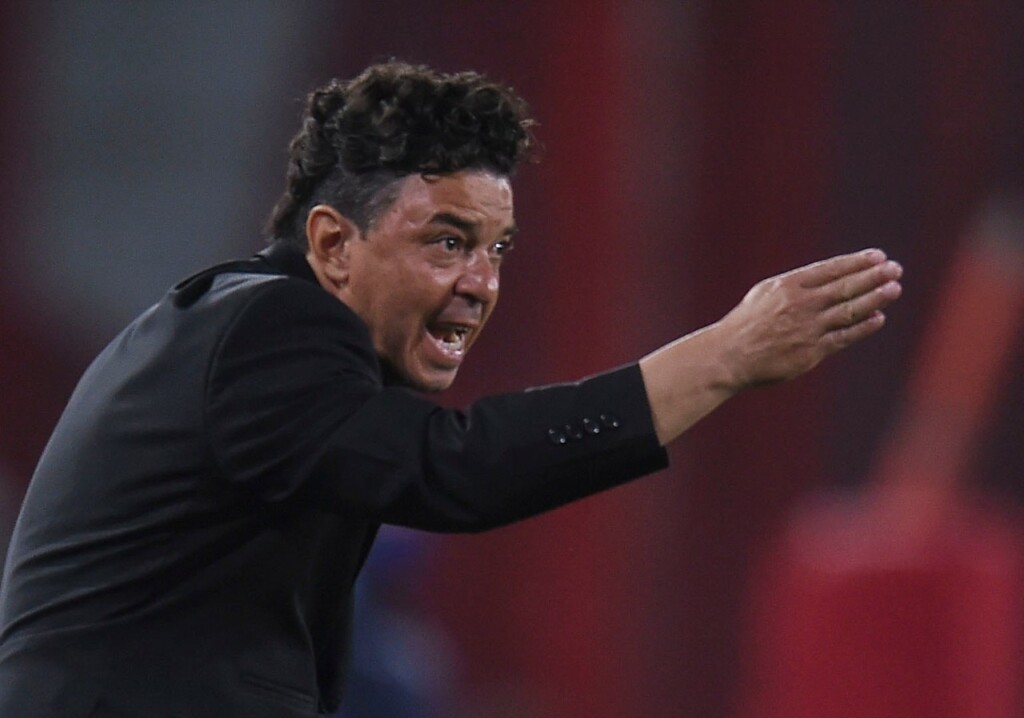 loco! La furiosa reacción de Gallardo en el partido loco! La furiosa reacción de Gallardo en el partido