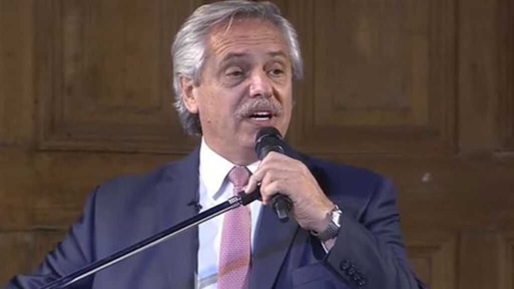 "Atrás hay gente sin trabajo y hospitales, escuelas y universidades cerradas": Alberto Fernández muy critico con Mauricio Macri POLÍTICA El Intransigente - Vimarsana News