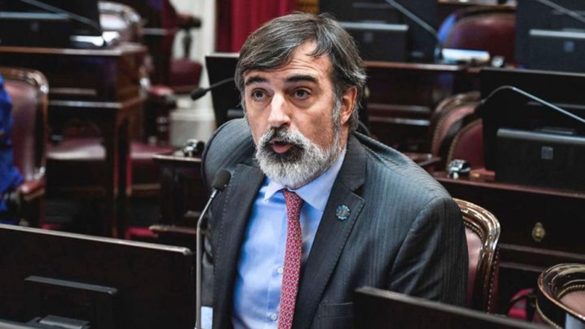 La Lucha De Esteban Bullrich Politica Salud Sociedad El Intransigente