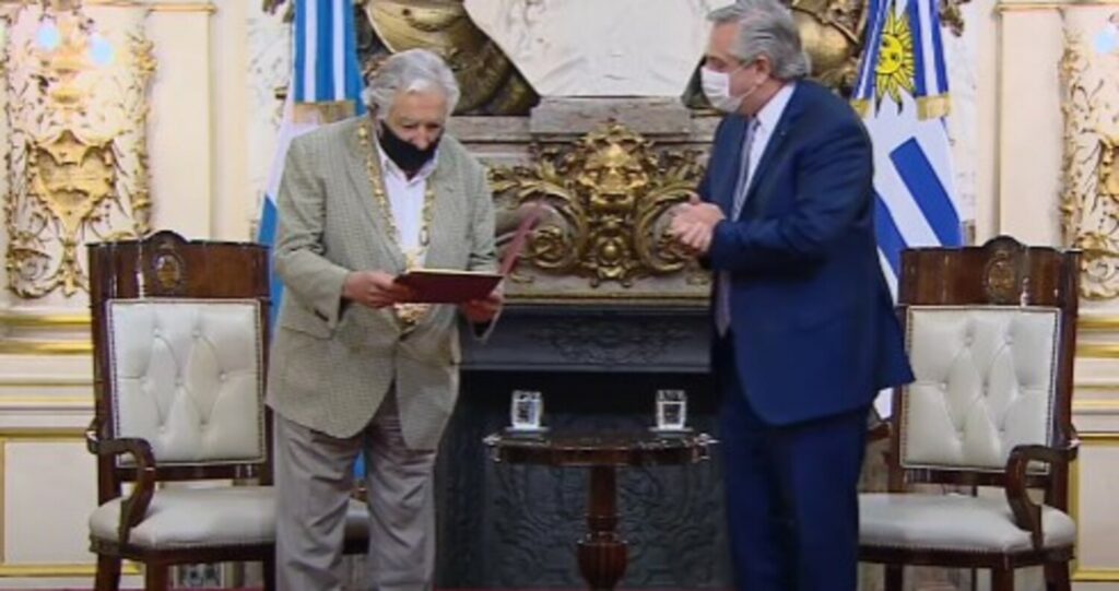 Fernández y Mujica