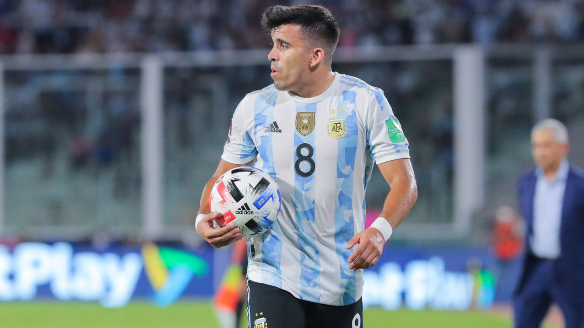 El gigante europeo al que podría pasar el Huevo Acuña en el próximo mercado de pases DEPORTES El Intransigente
