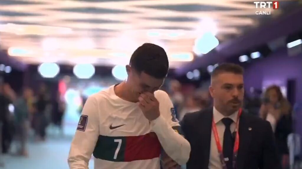 Triste Final Cristiano Ronaldo Se Fue Llorando Del Mundial De Qatar