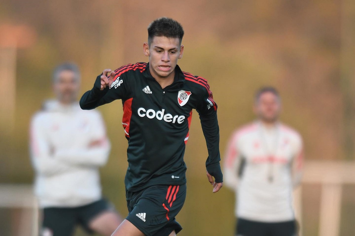 “gracias” El Diablito Echeverri Entrenó Con La Primera De River ¿jugará Algunos Minutos Frente 8127