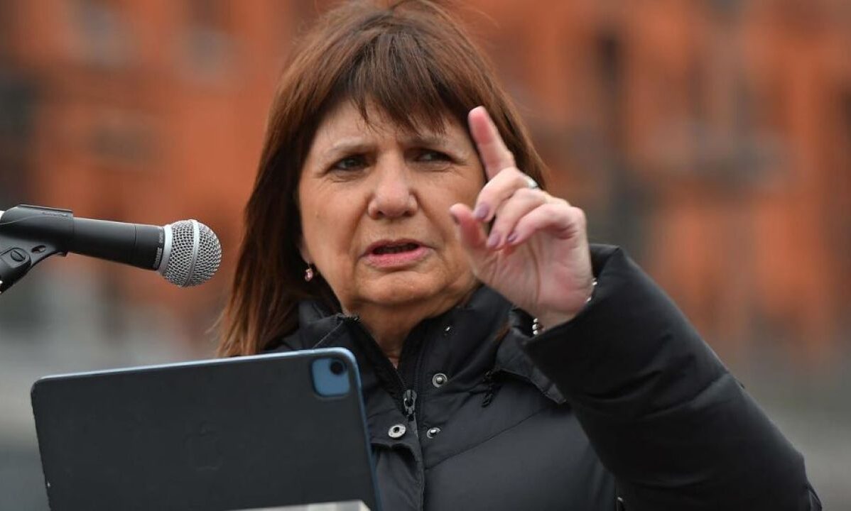 Patricia Bullrich contra hinchas violentos