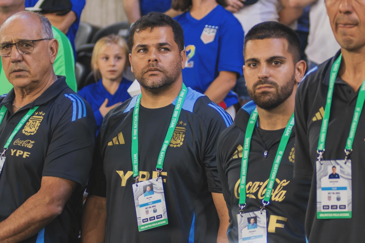 Scaloni pierde a uno de su cuerpo técnico