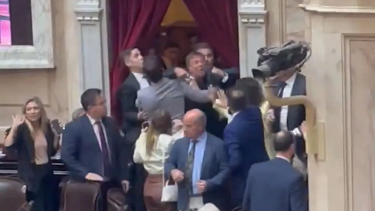 vIOLENCIA EN EL cONGRESO