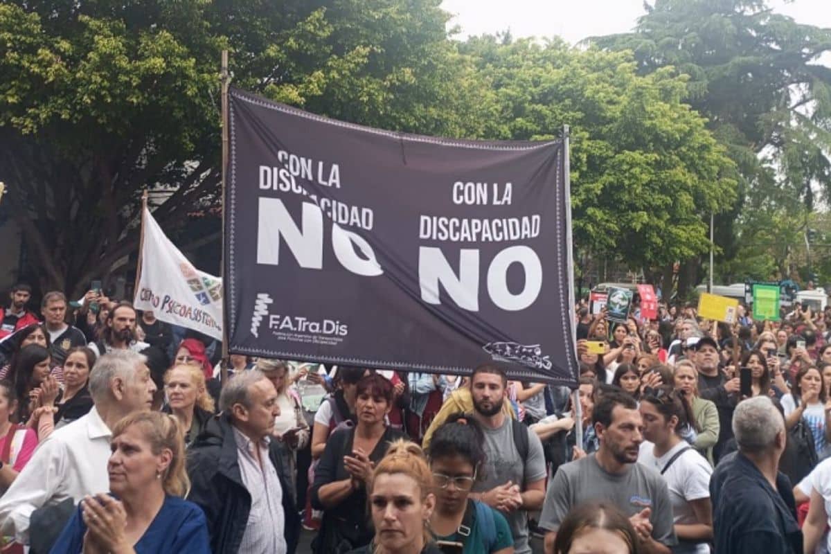 Tensión en ANDIS: manifestantes ingresaron por la fuerza a la sucursal de Belgrano