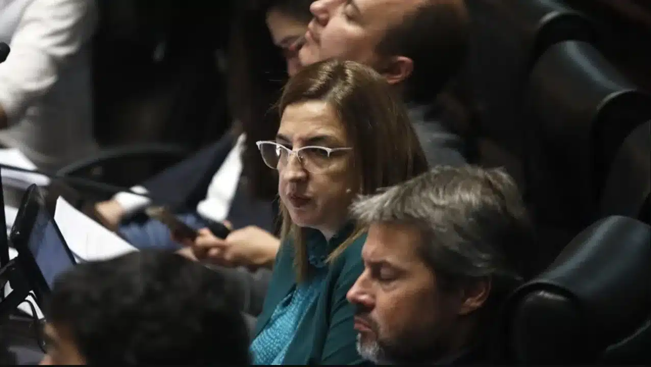 PJ Cruzó a Juan Modarelli