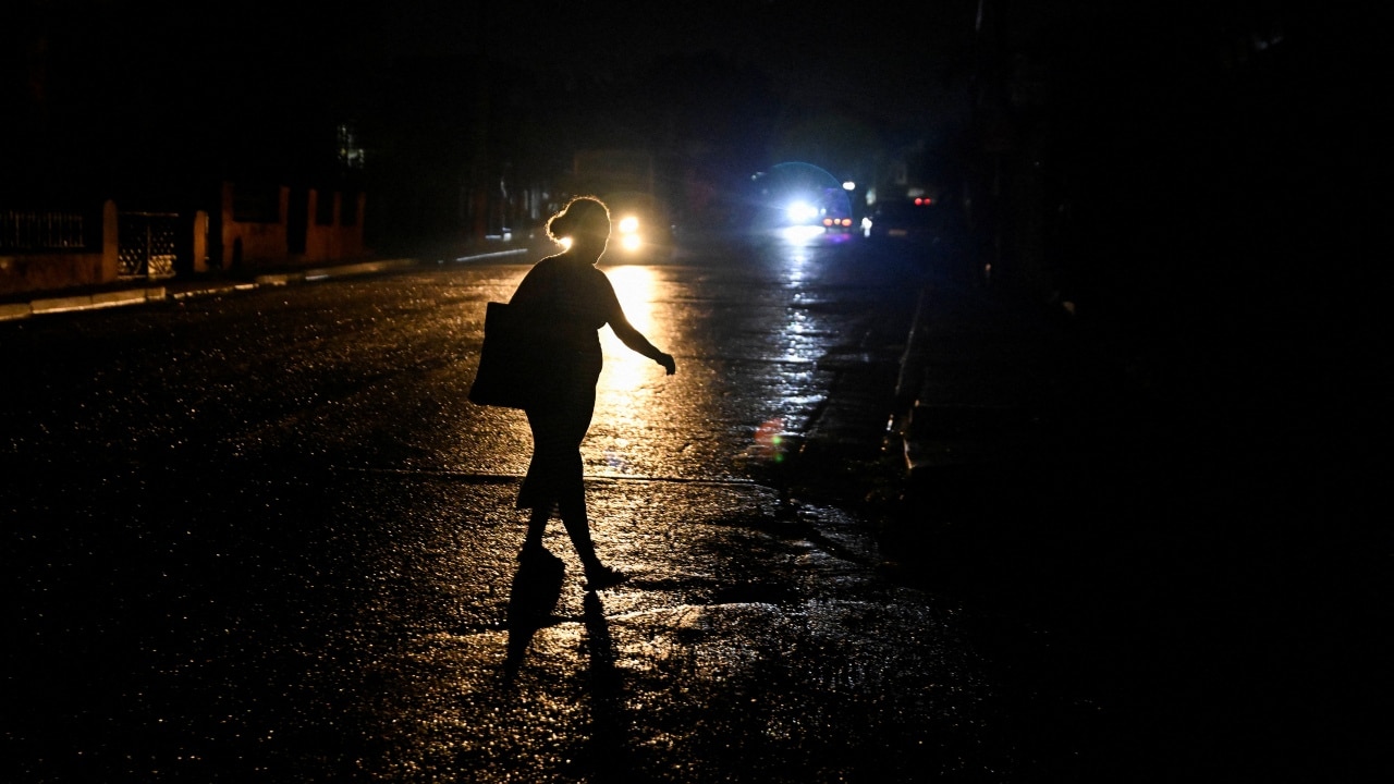 La crisis energética en Cuba se agravó por la caída del suministro desde México y Venezuela, con apagones prolongados y una demanda que el régimen no pudo cubrir.