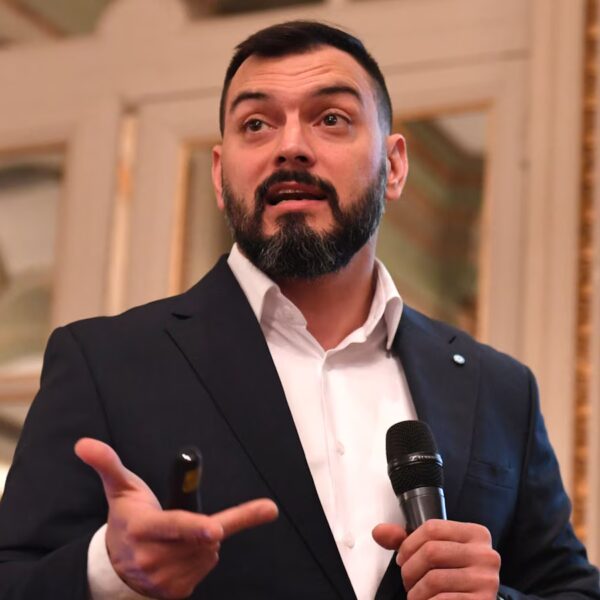 Emanuel Álvarez Agis