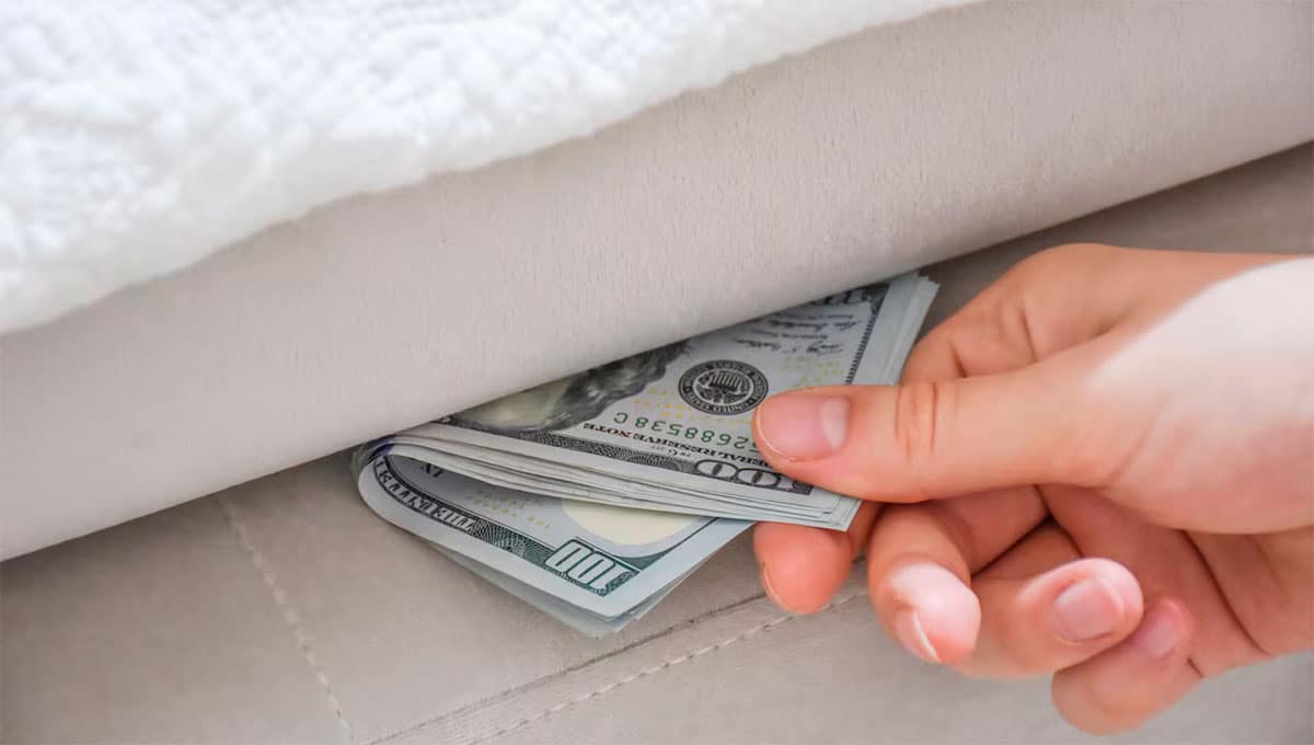 Dólares bajo el colchón
