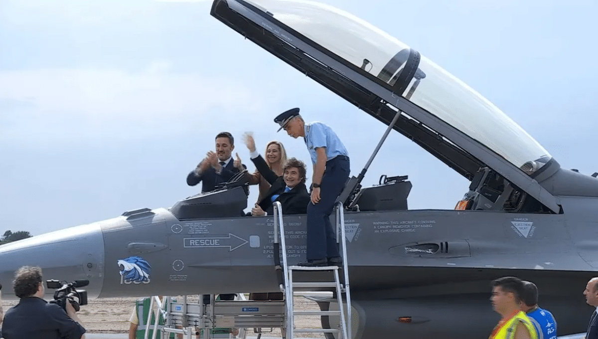 Javier Milei presentación F-16