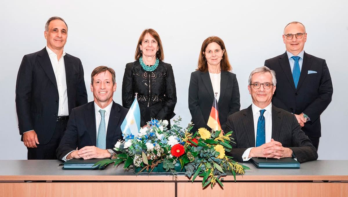 Firma proyecto de GNL