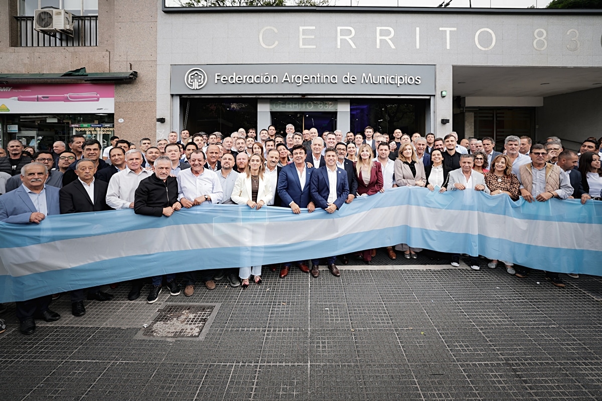 Axel Kicillof e Intendentes