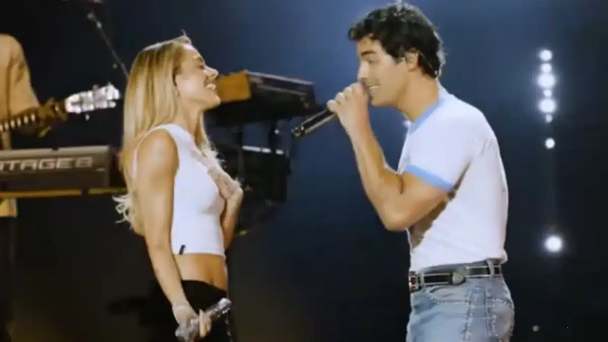 Tini y los Jonas Brothers