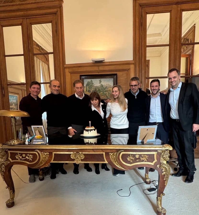 festejo mesa política bullrich