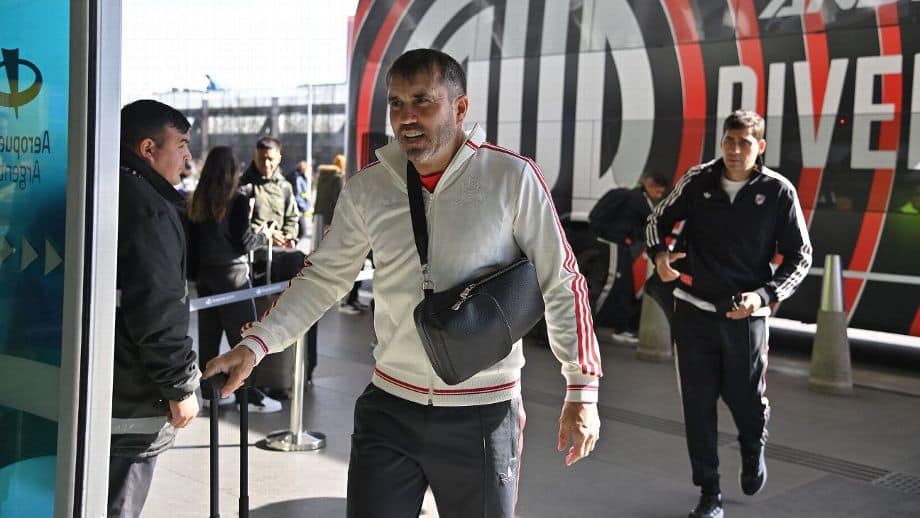 Llega Coudet a España con el equipo de River