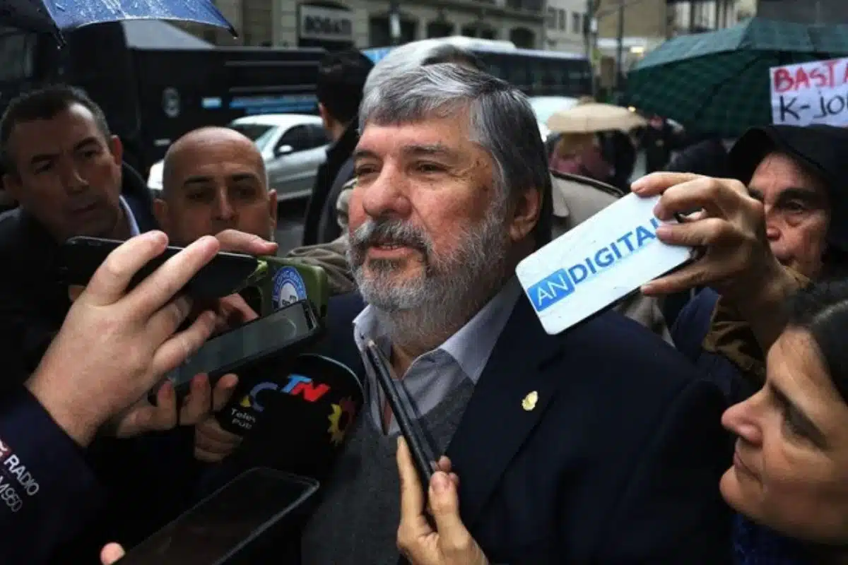 Estamos negociando votos”: José Mayans acelera la moción de censura contra Manuel Adorni POLÍTICA El Intransigente