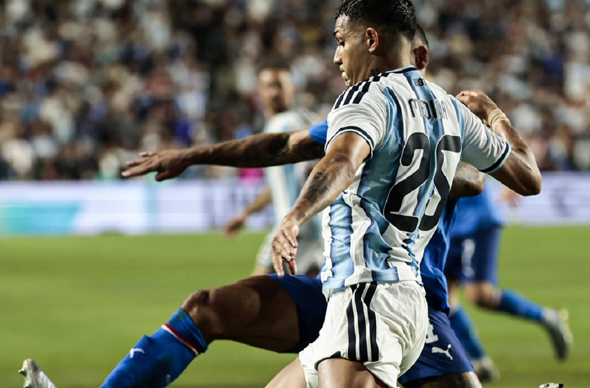 Juega el Mundial con Argentina y sería refuerzo de