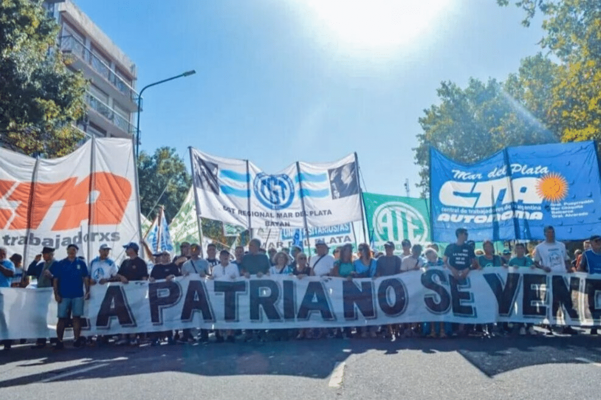 La CGT y las CTA abandonaron la reunión por el salario mínimo y el Gobierno busca cerrar la discusión