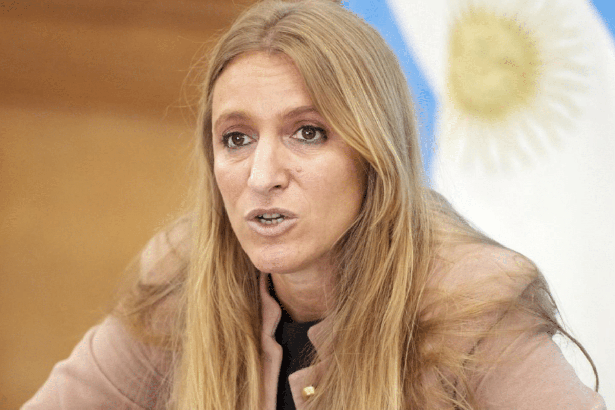 «Está entrando en un estado de paranoia»: Florencia Carignano cruzó a Milei por sus dichos sobre las deportaciones